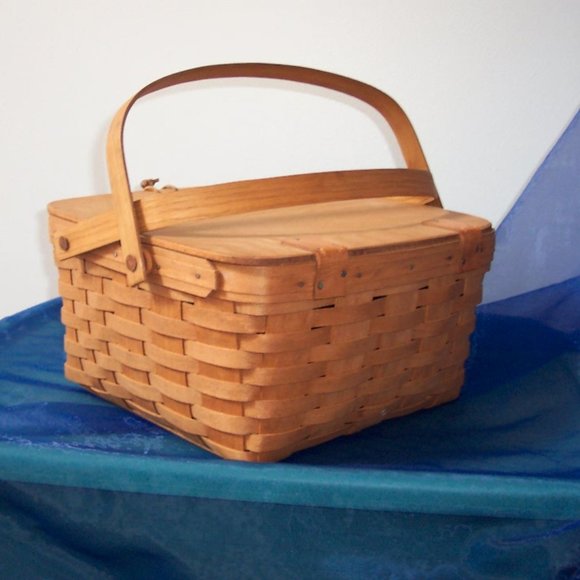 Longaberger Picnic Basket - Picture 6 of 6